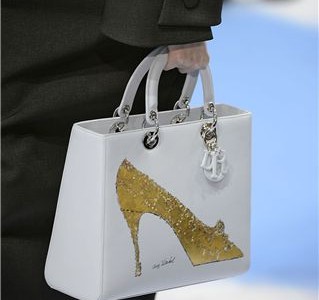 Christian Dior coleção Outono/Inverno 2013 – 2014 destaque para os acessórios